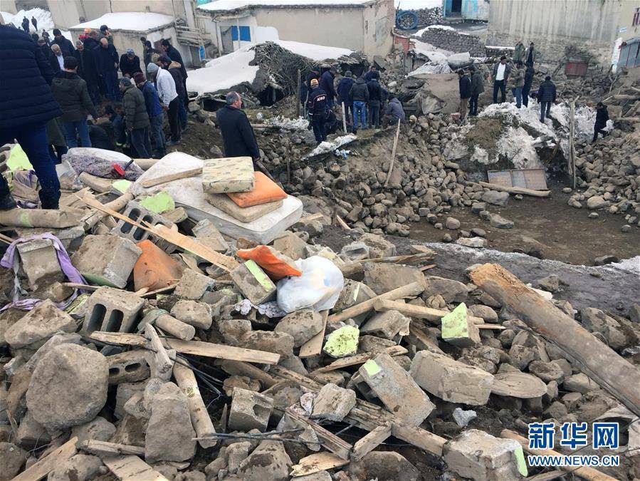土伊边境发生地震 至少9人死亡