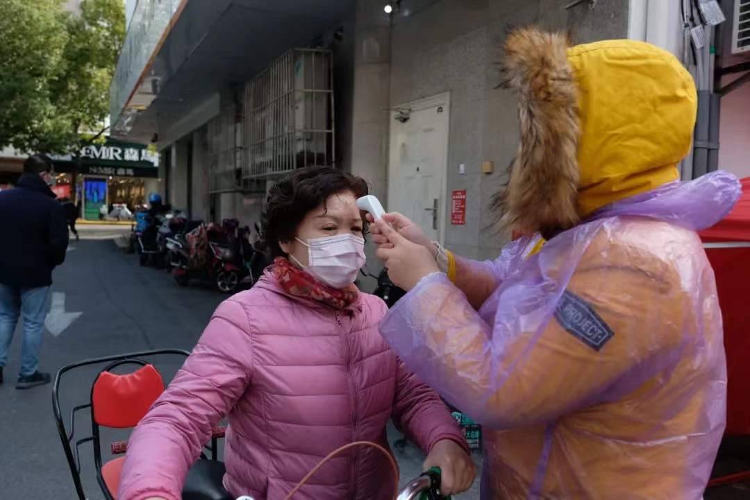 为了打赢这场没有硝烟的战争，这些“守门员”决定再“摒一摒”……