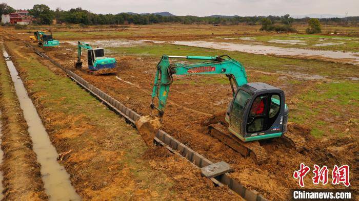 农业大省江西有序推进高标准农田建设复工 不误春耕